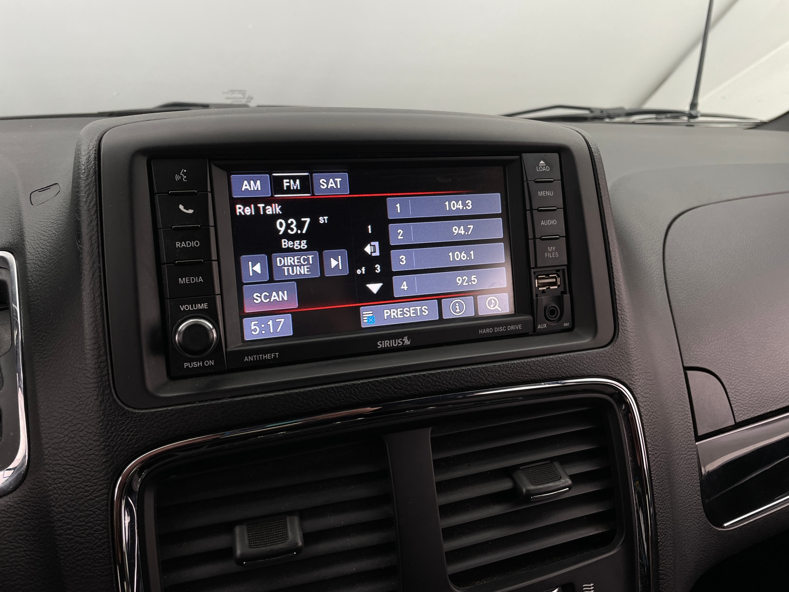 Thumbnail: 2017 Dodge Grand Caravan - 4