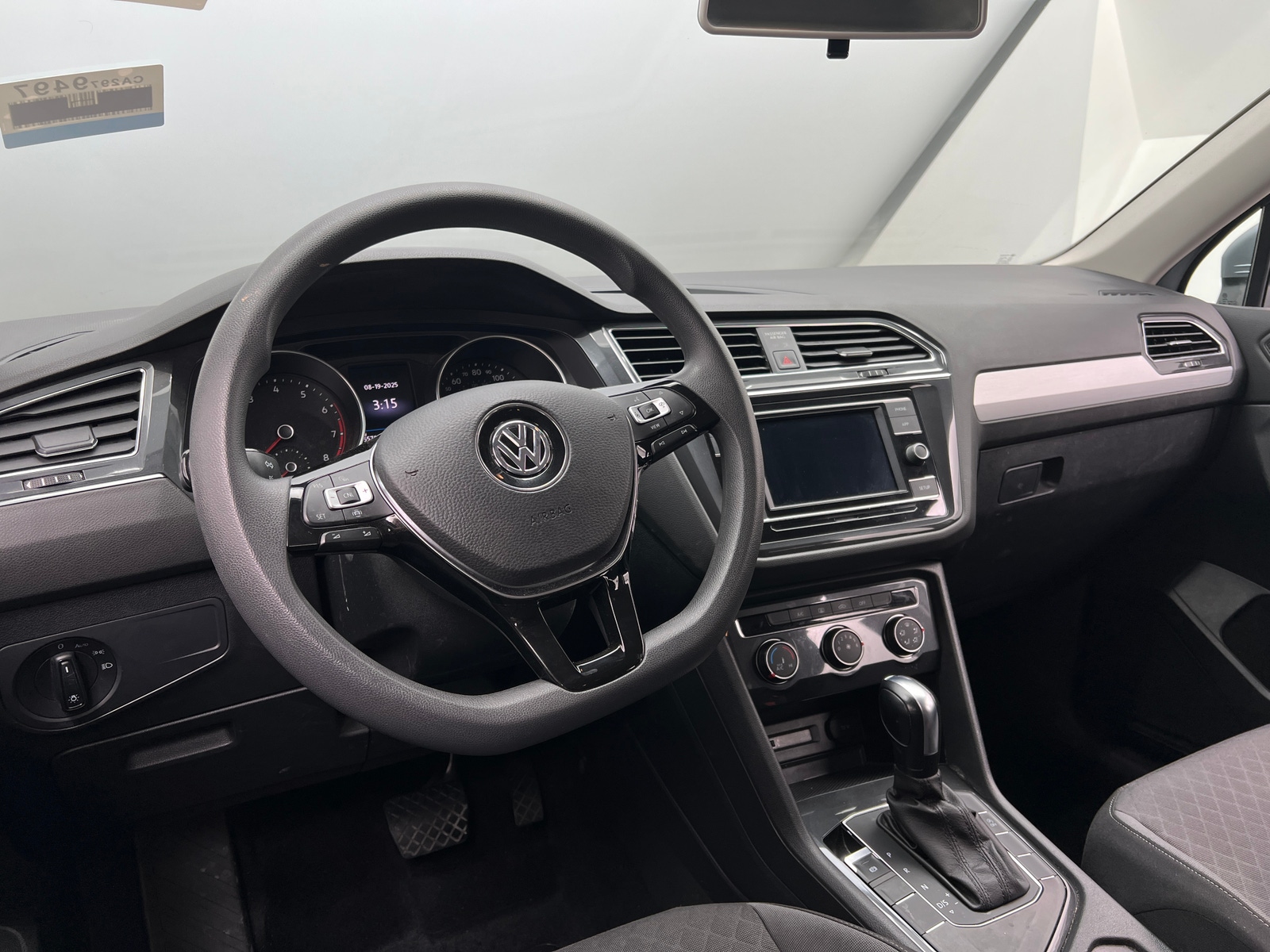 Thumbnail: 2019 Volkswagen Tiguan - 3