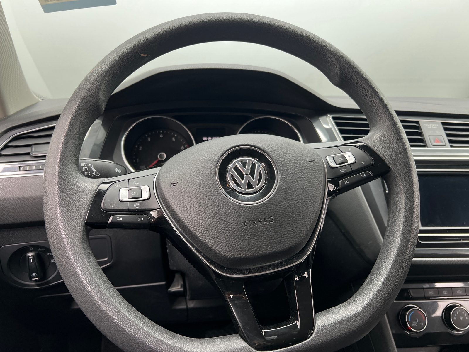 Thumbnail: 2019 Volkswagen Tiguan - 5