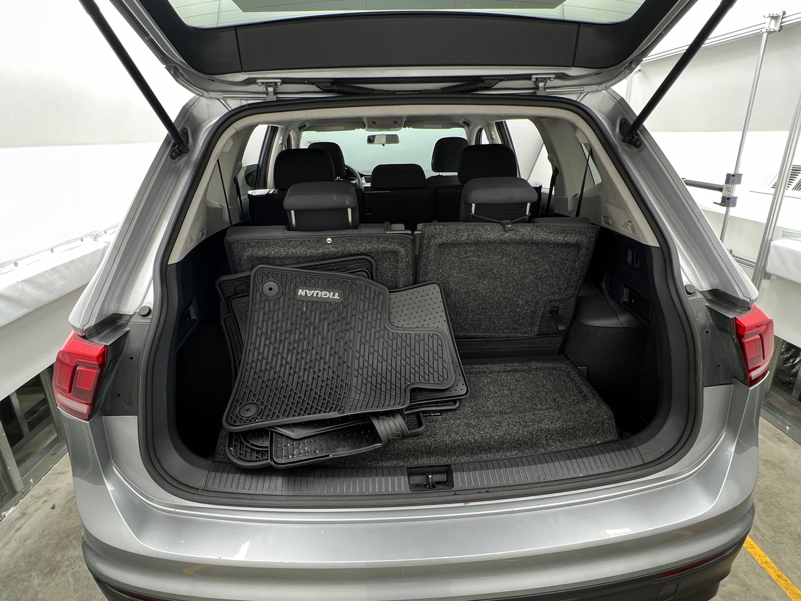 Thumbnail: 2019 Volkswagen Tiguan - 7