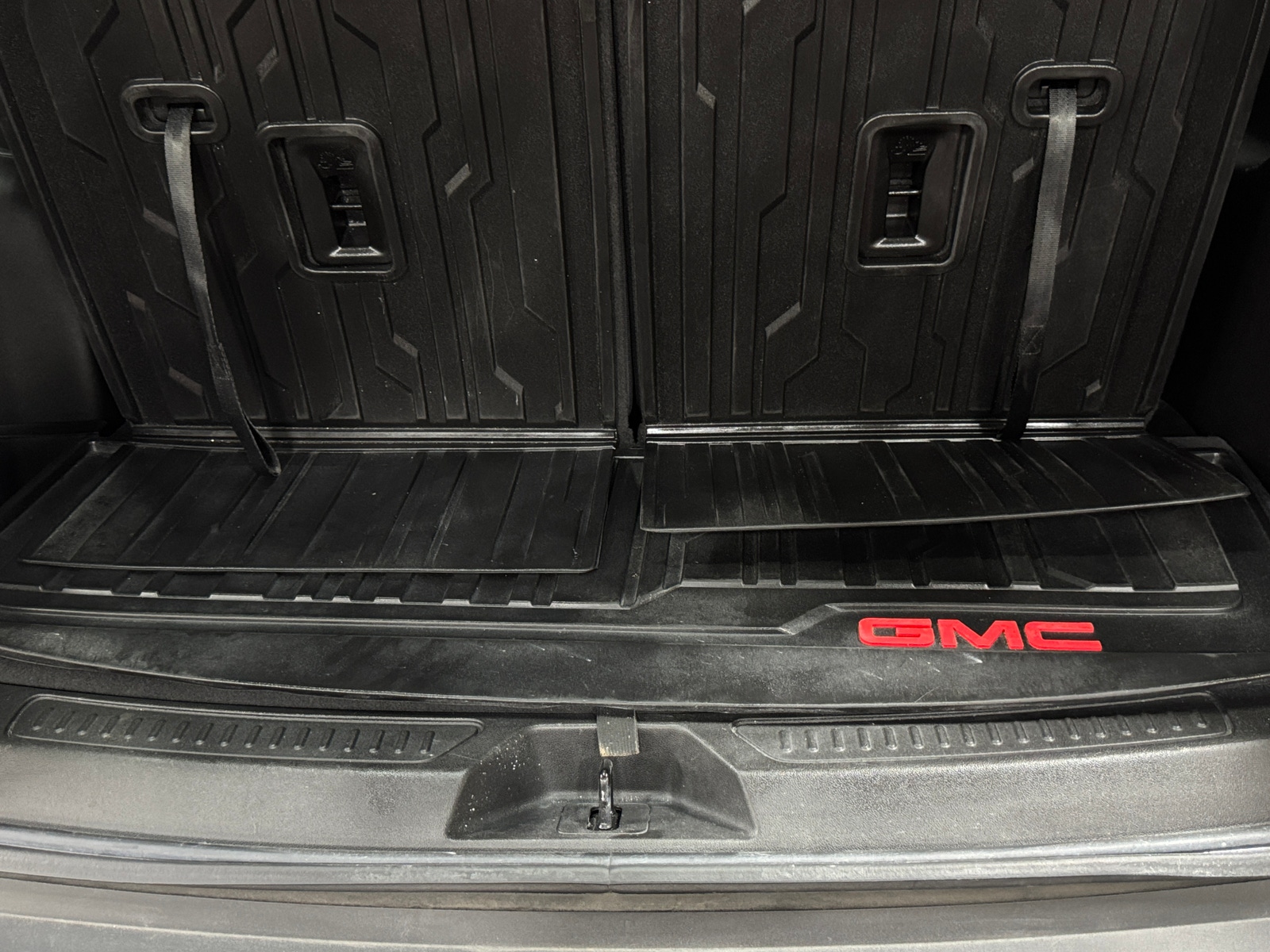 Thumbnail: 2023 GMC Acadia - 6
