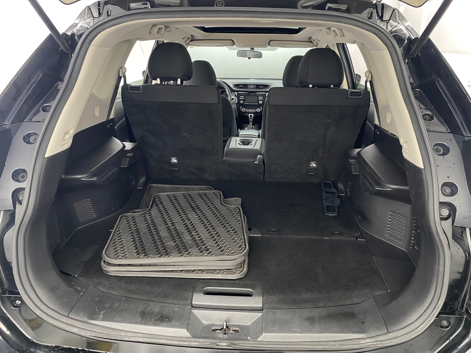 Thumbnail: 2017 Nissan Rogue - 7