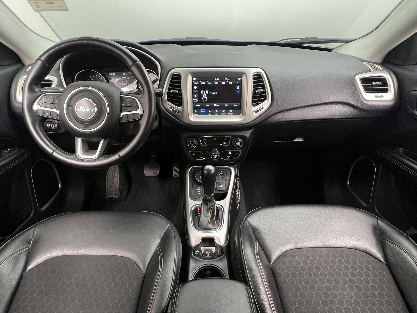 Thumbnail: 2018 Jeep Compass - 3
