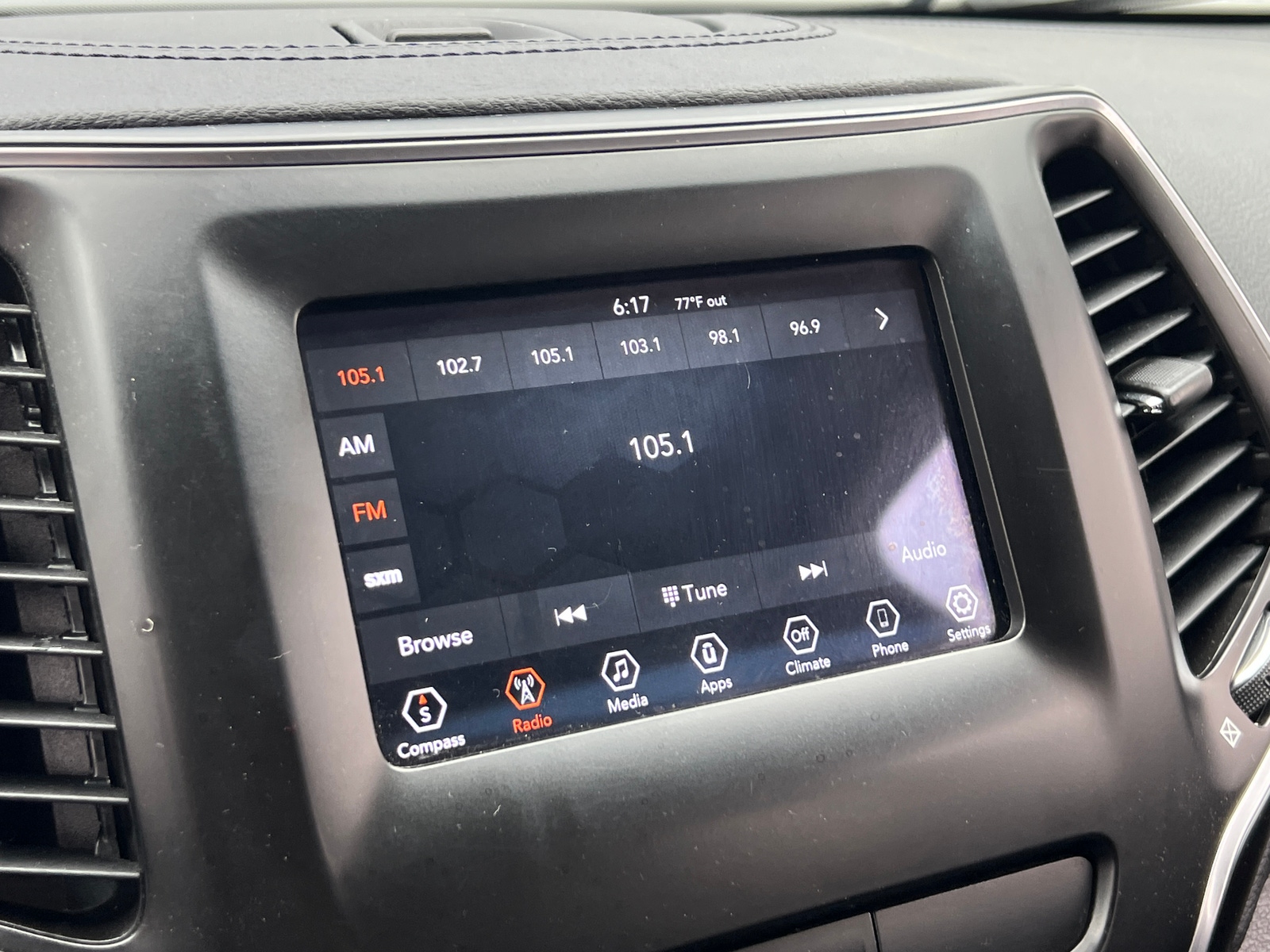 Thumbnail: 2020 Jeep Cherokee - 4