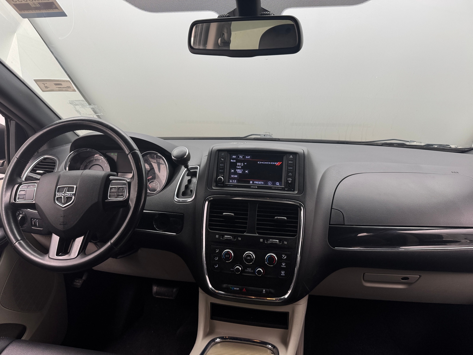 Thumbnail: 2019 Dodge Grand Caravan - 2