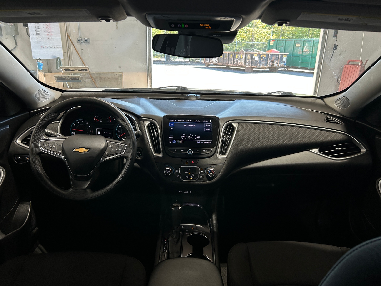Thumbnail: 2020 Chevrolet Malibu - 3