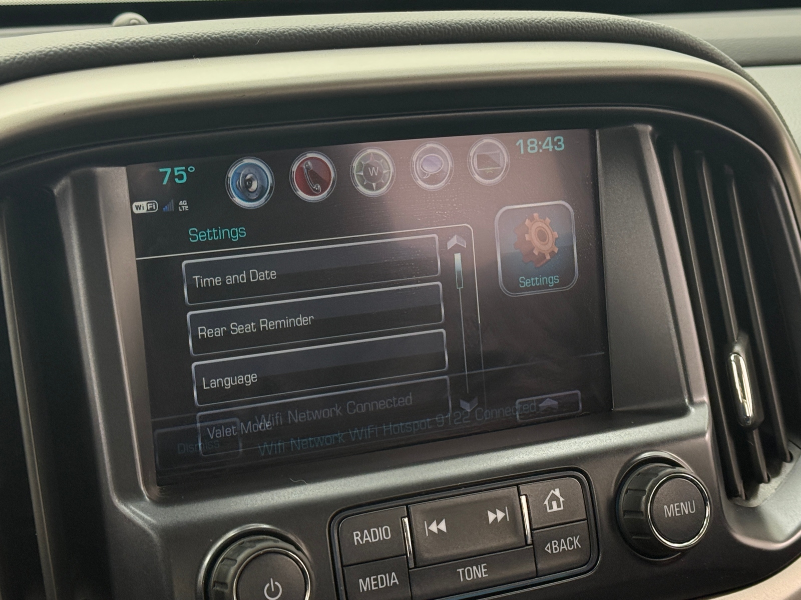 Thumbnail: 2017 Chevrolet Colorado - 3