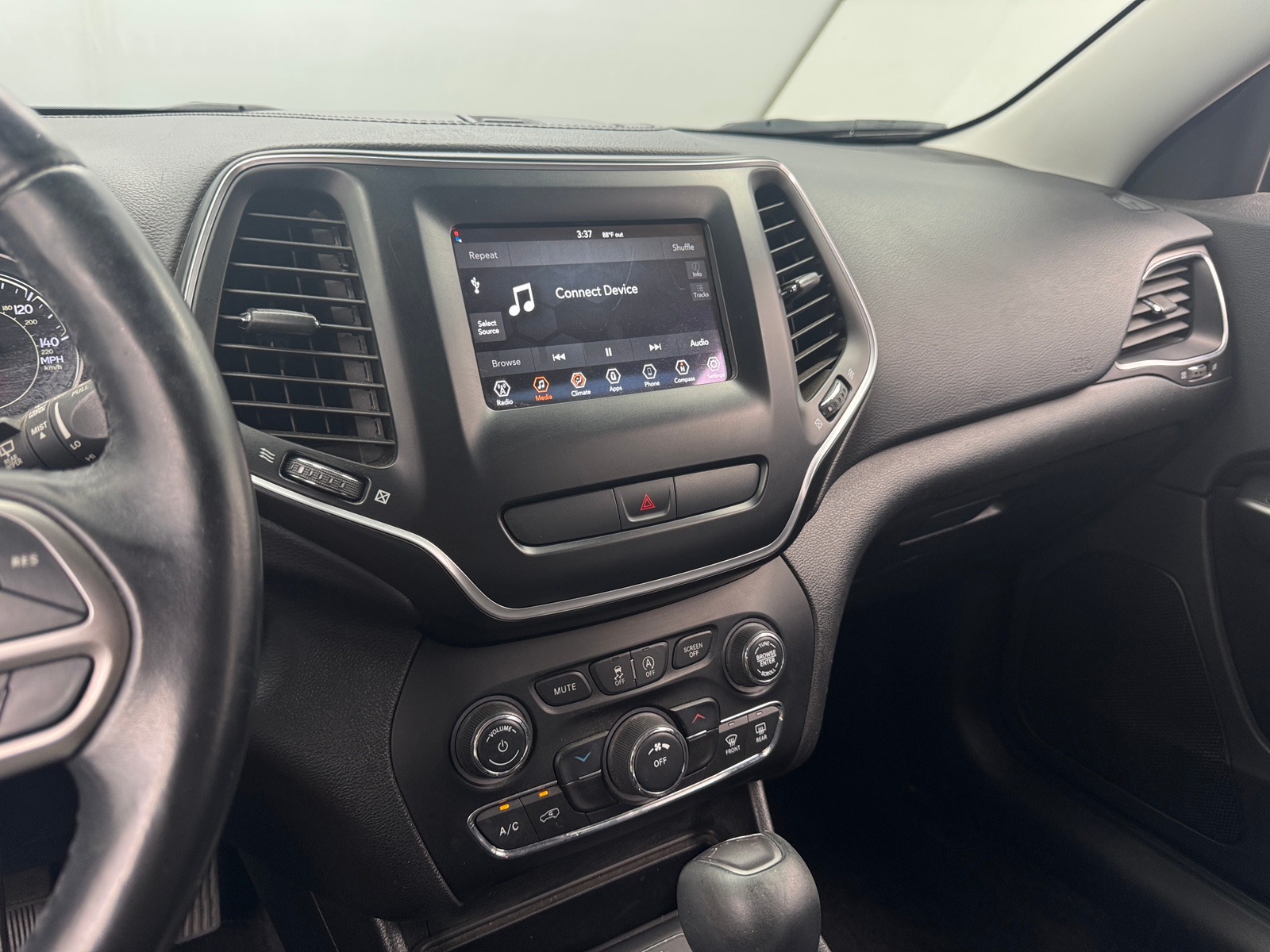 Thumbnail: 2019 Jeep Cherokee - 4