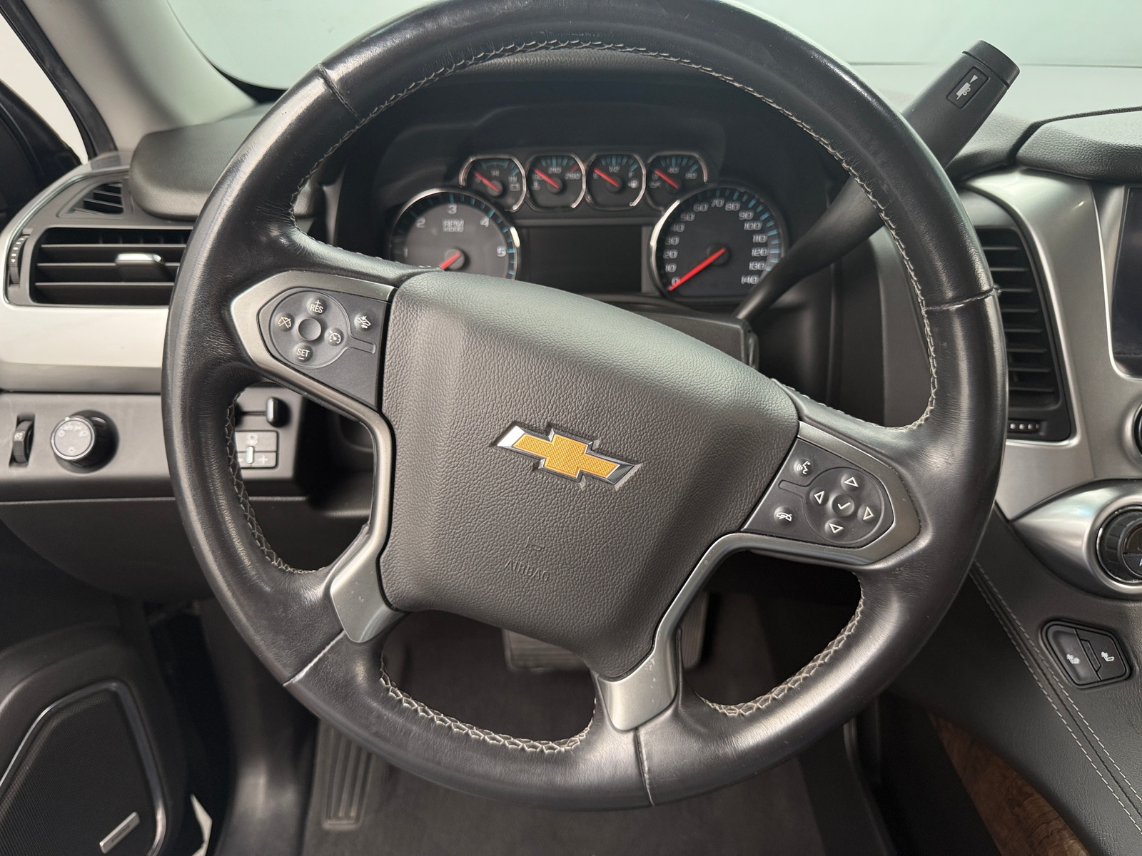 Thumbnail: 2019 Chevrolet Suburban - 4