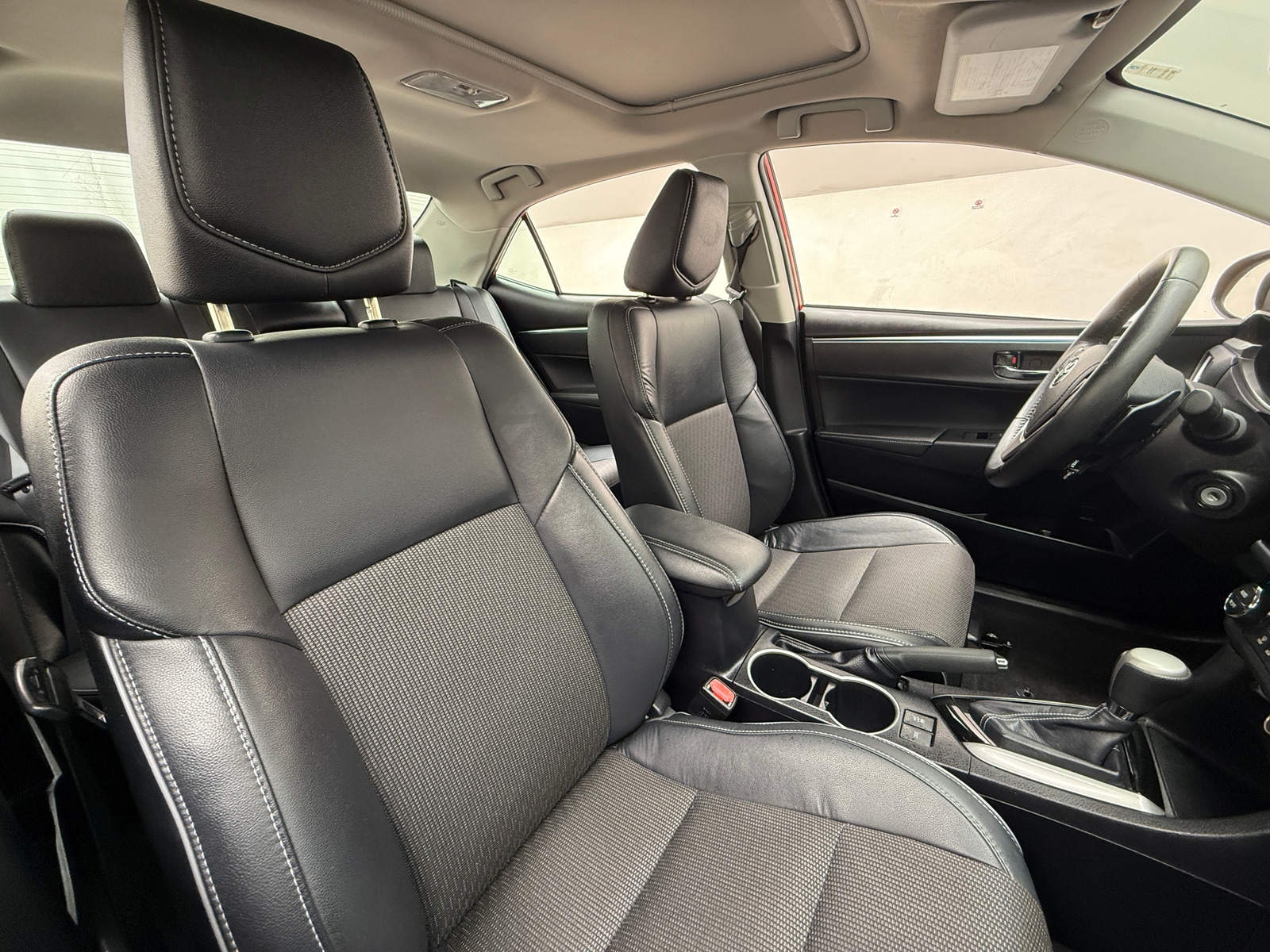 Thumbnail: 2015 Toyota Corolla - 2