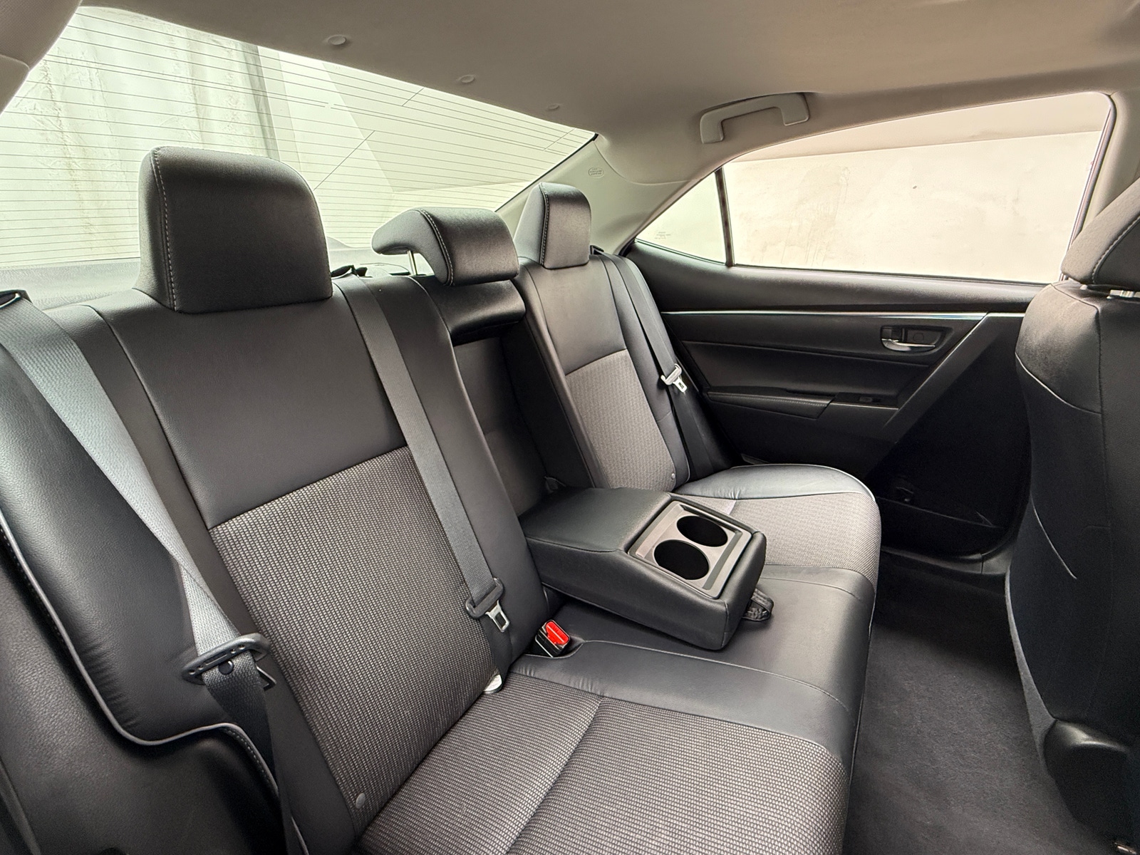 Thumbnail: 2015 Toyota Corolla - 6