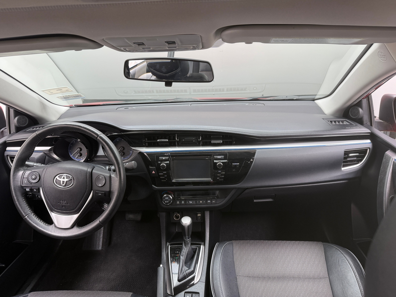 Thumbnail: 2015 Toyota Corolla - 3