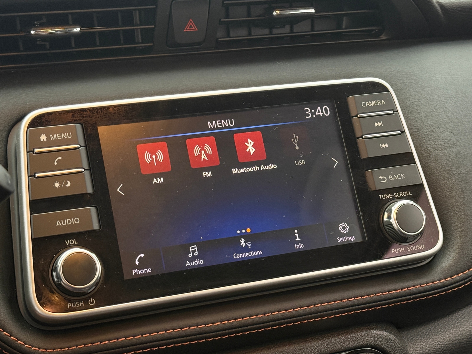 Thumbnail: 2019 Nissan Kicks - 4