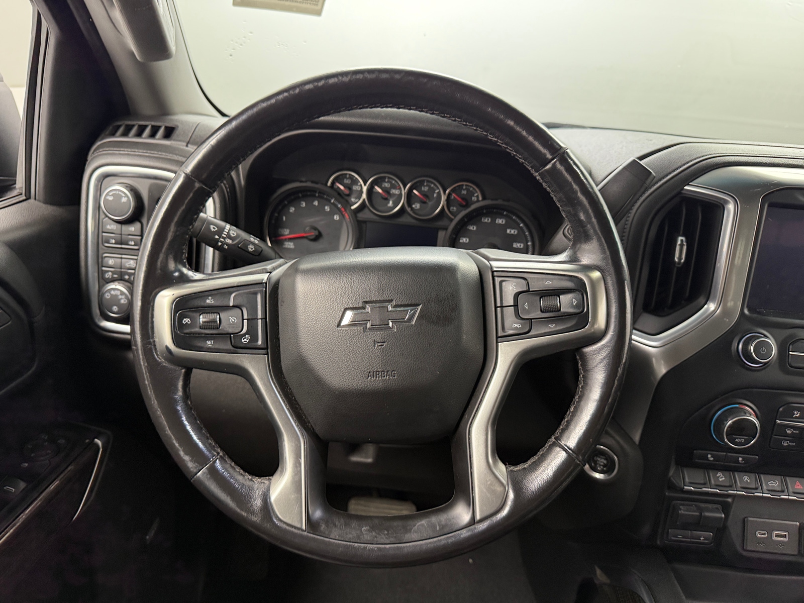 Thumbnail: 2019 Chevrolet Silverado 1500 - 4