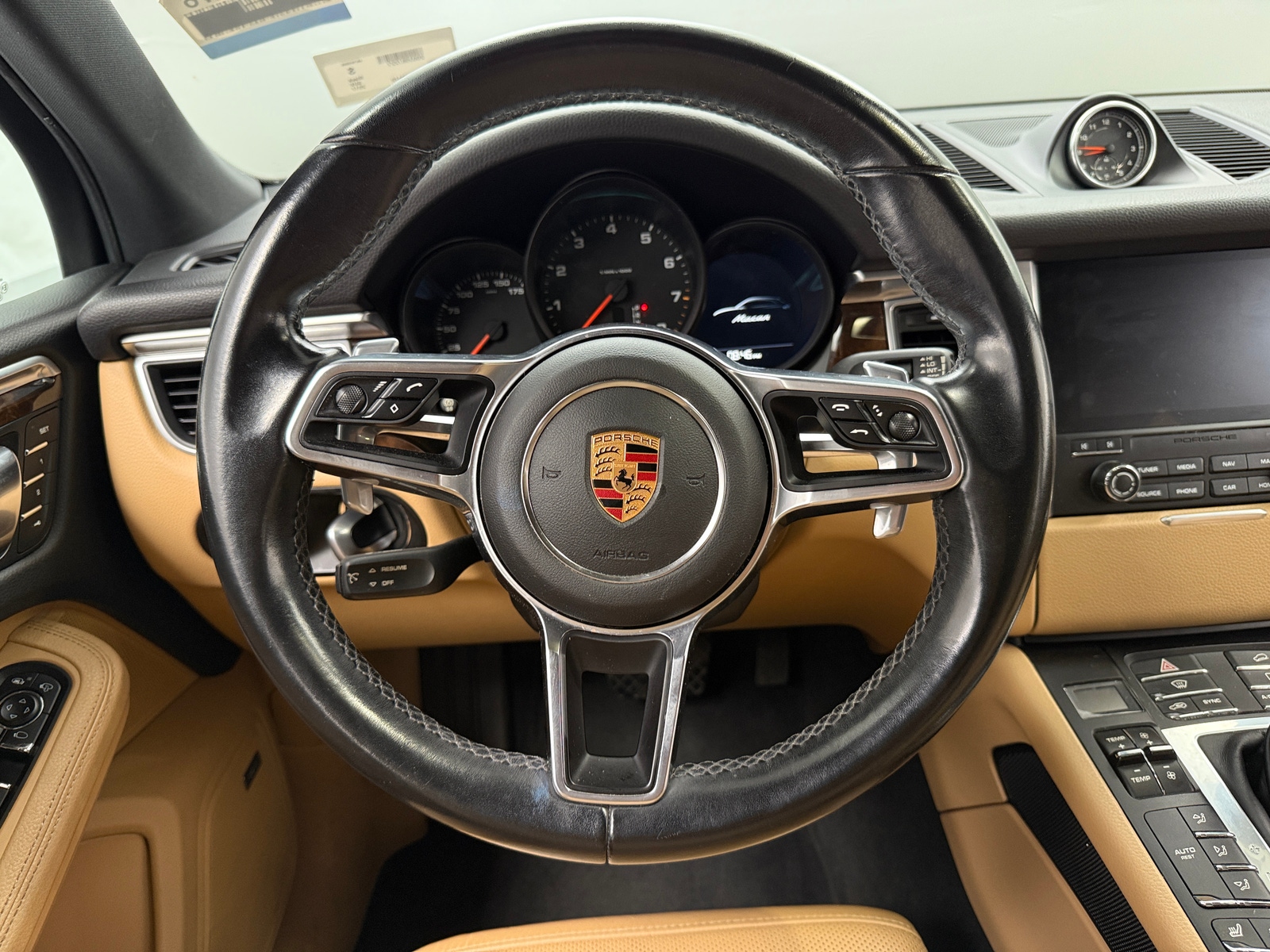 Thumbnail: 2017 Porsche Macan - 4