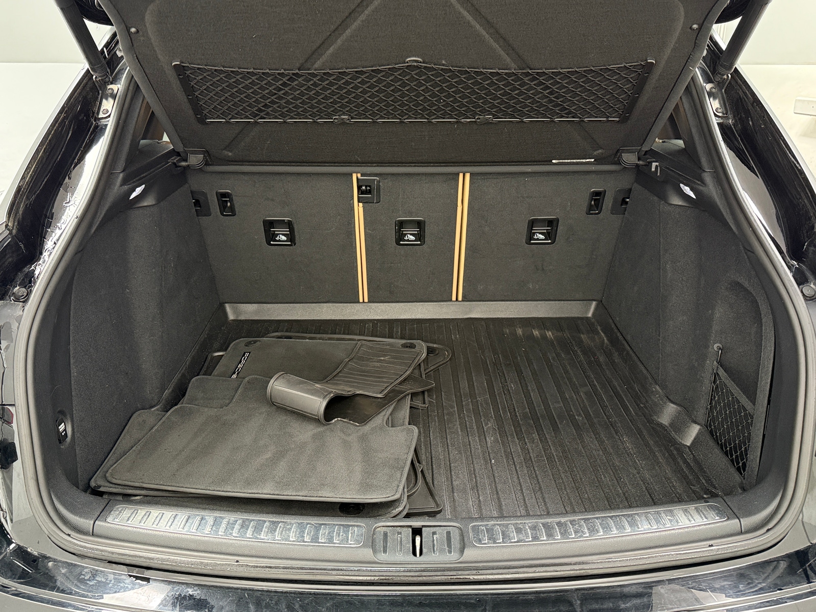 Thumbnail: 2017 Porsche Macan - 6