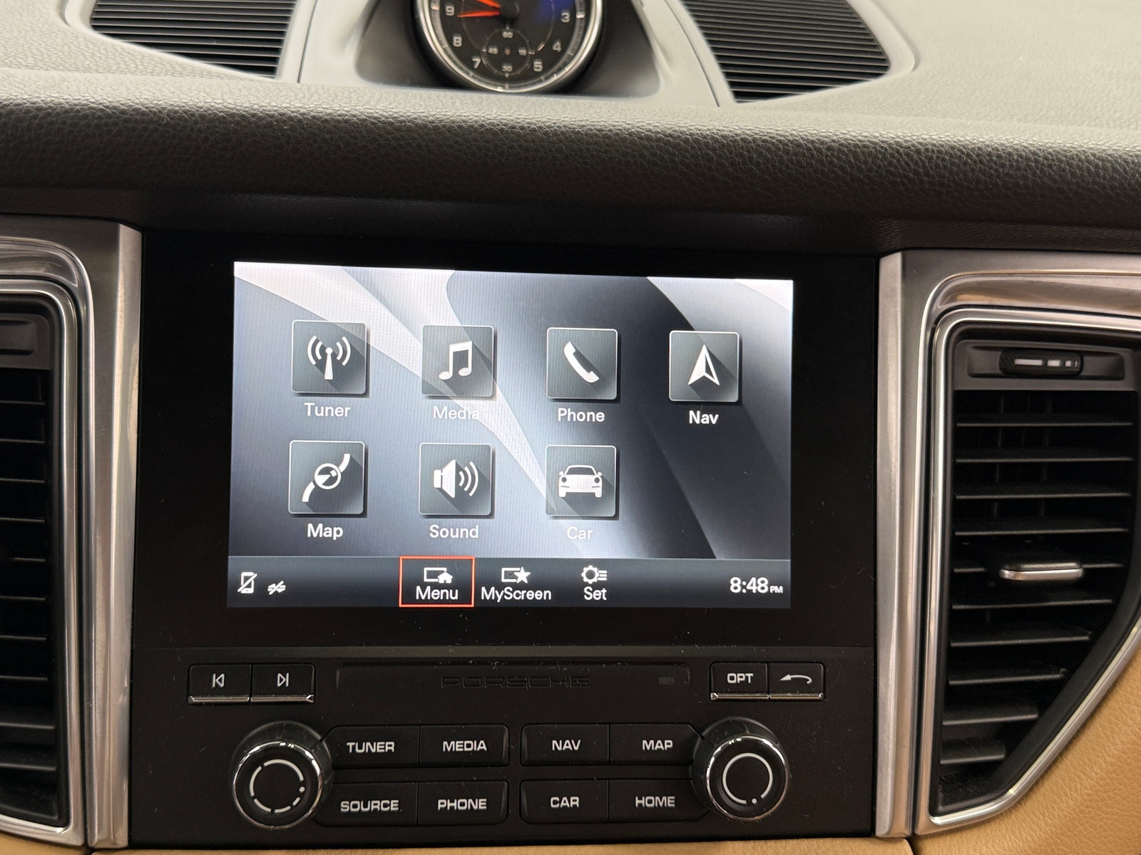 Thumbnail: 2017 Porsche Macan - 3