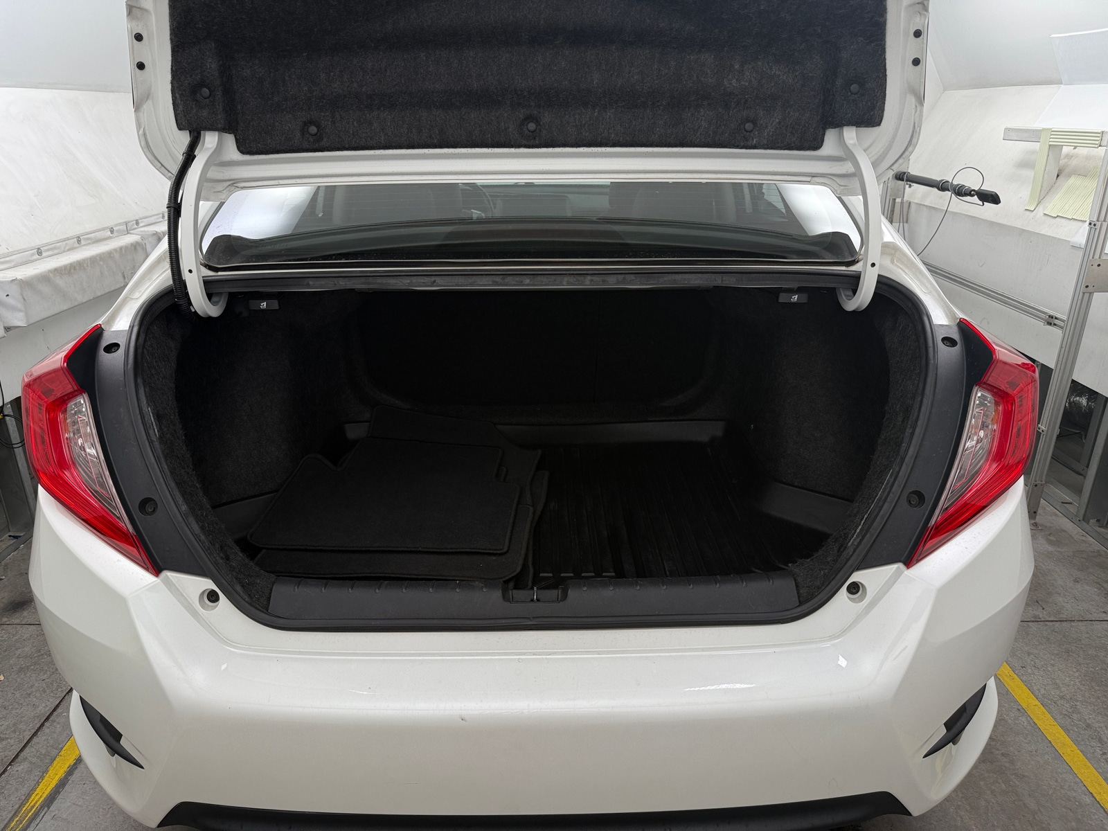 Thumbnail: 2016 Honda Civic - 6