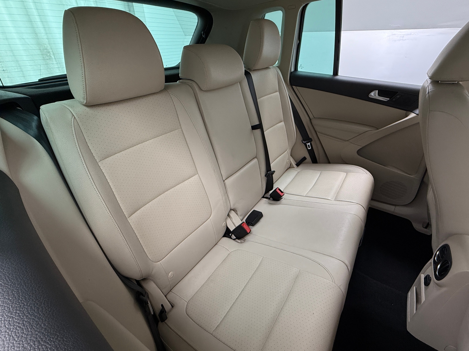 Thumbnail: 2017 Volkswagen Tiguan - 5