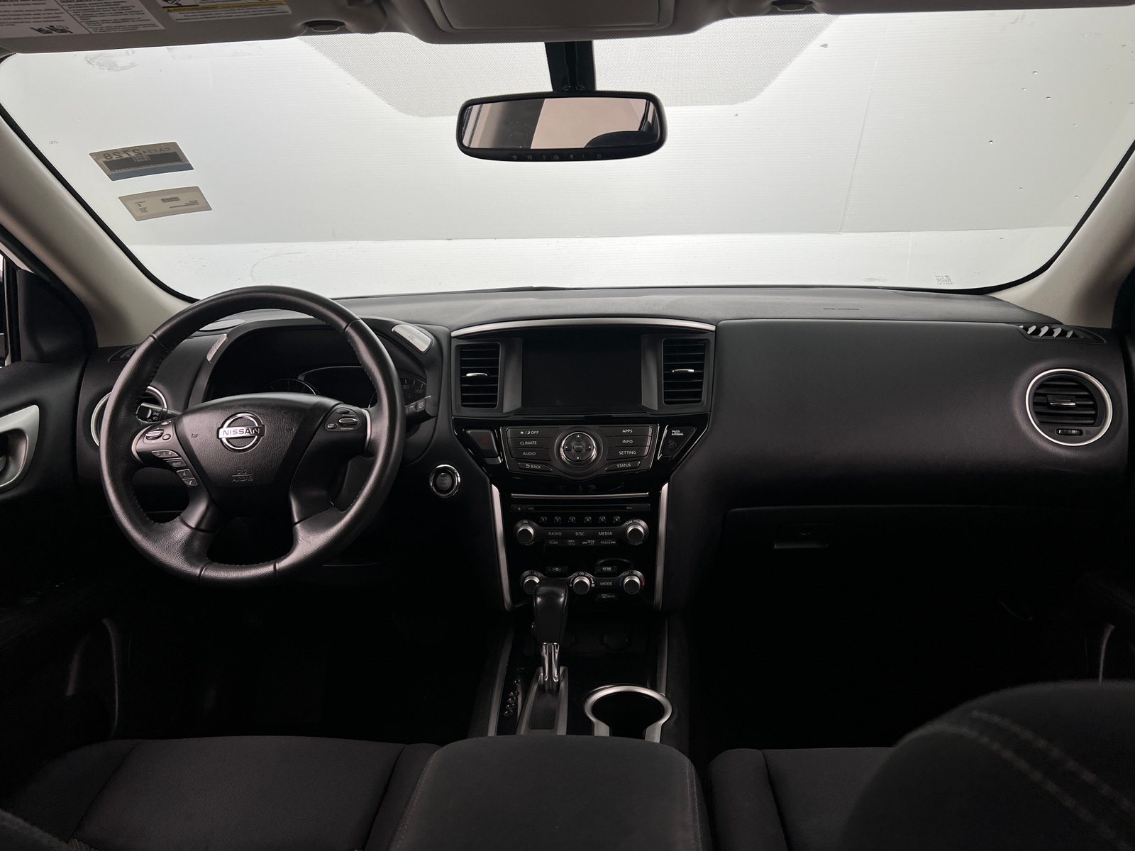 Thumbnail: 2017 Nissan Pathfinder - 3