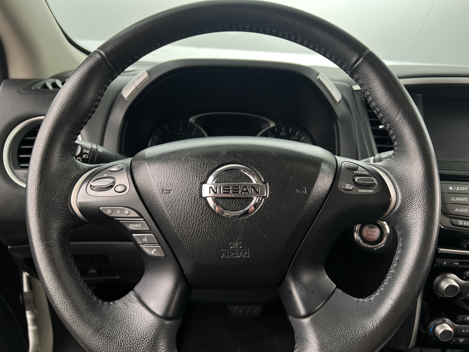 Thumbnail: 2017 Nissan Pathfinder - 5