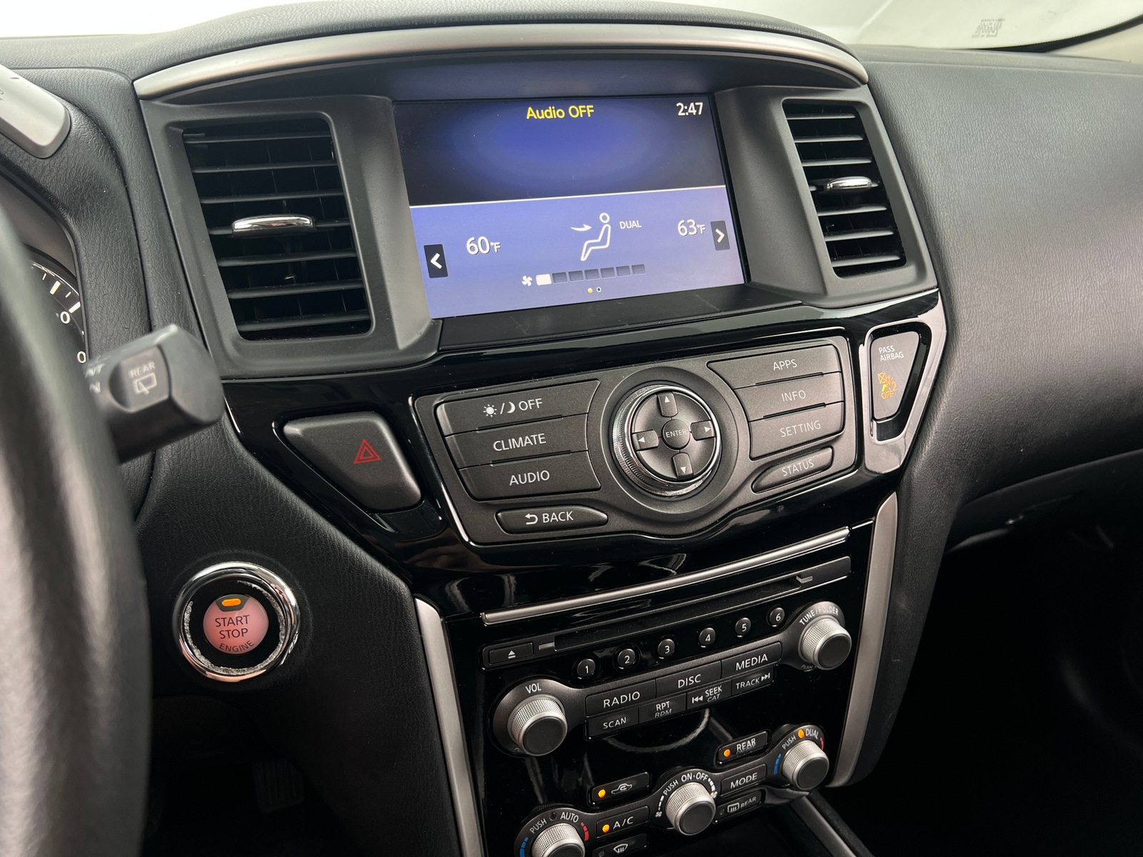 Thumbnail: 2017 Nissan Pathfinder - 4