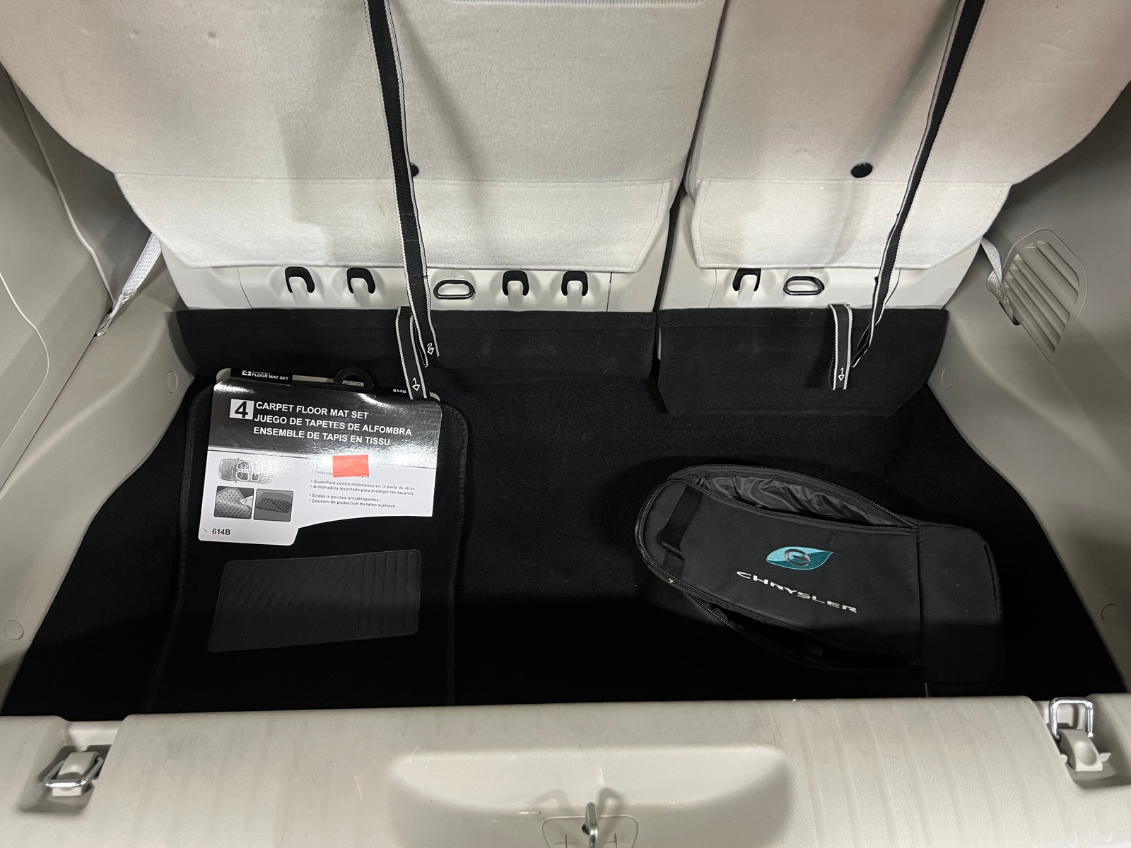 Thumbnail: 2018 Chrysler Pacifica - 6