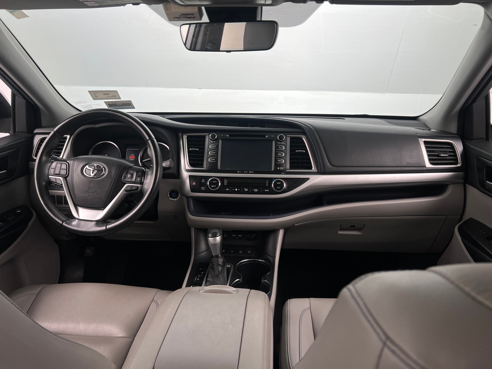 Thumbnail: 2019 Toyota Highlander - 2