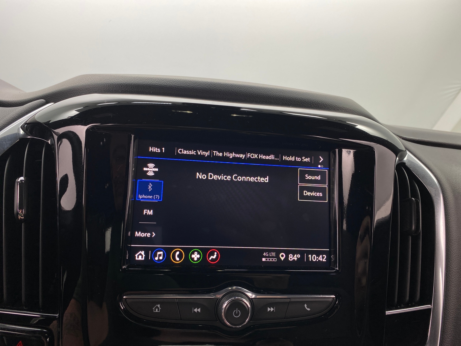 Thumbnail: 2023 Chevrolet Traverse - 4