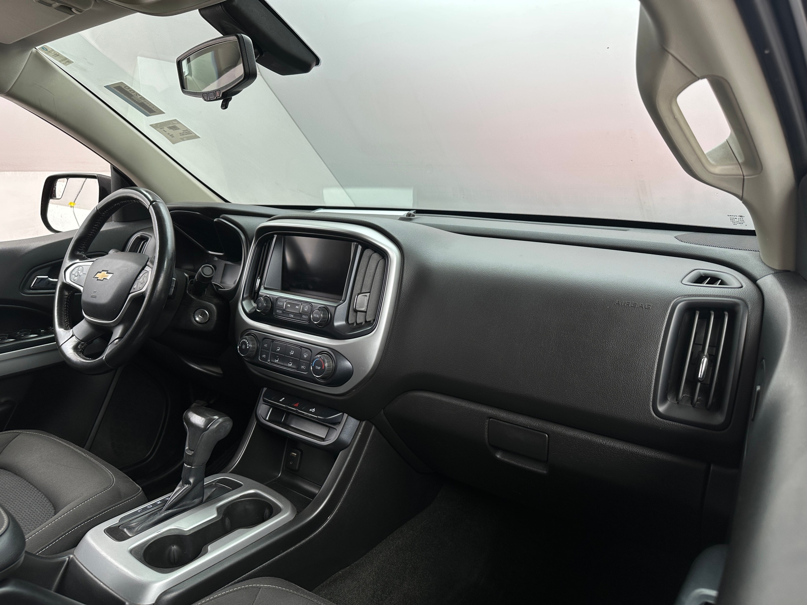 Thumbnail: 2018 Chevrolet Colorado - 3