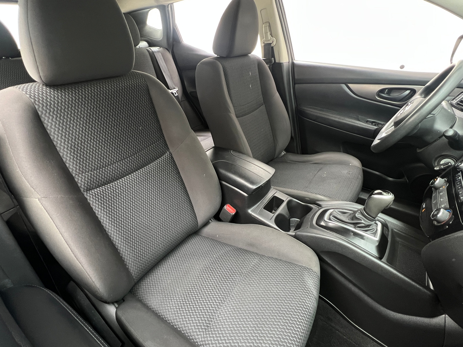 Thumbnail: 2018 Nissan Rogue Sport - 2
