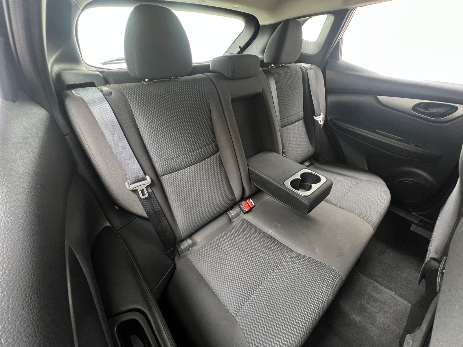 Thumbnail: 2018 Nissan Rogue Sport - 6