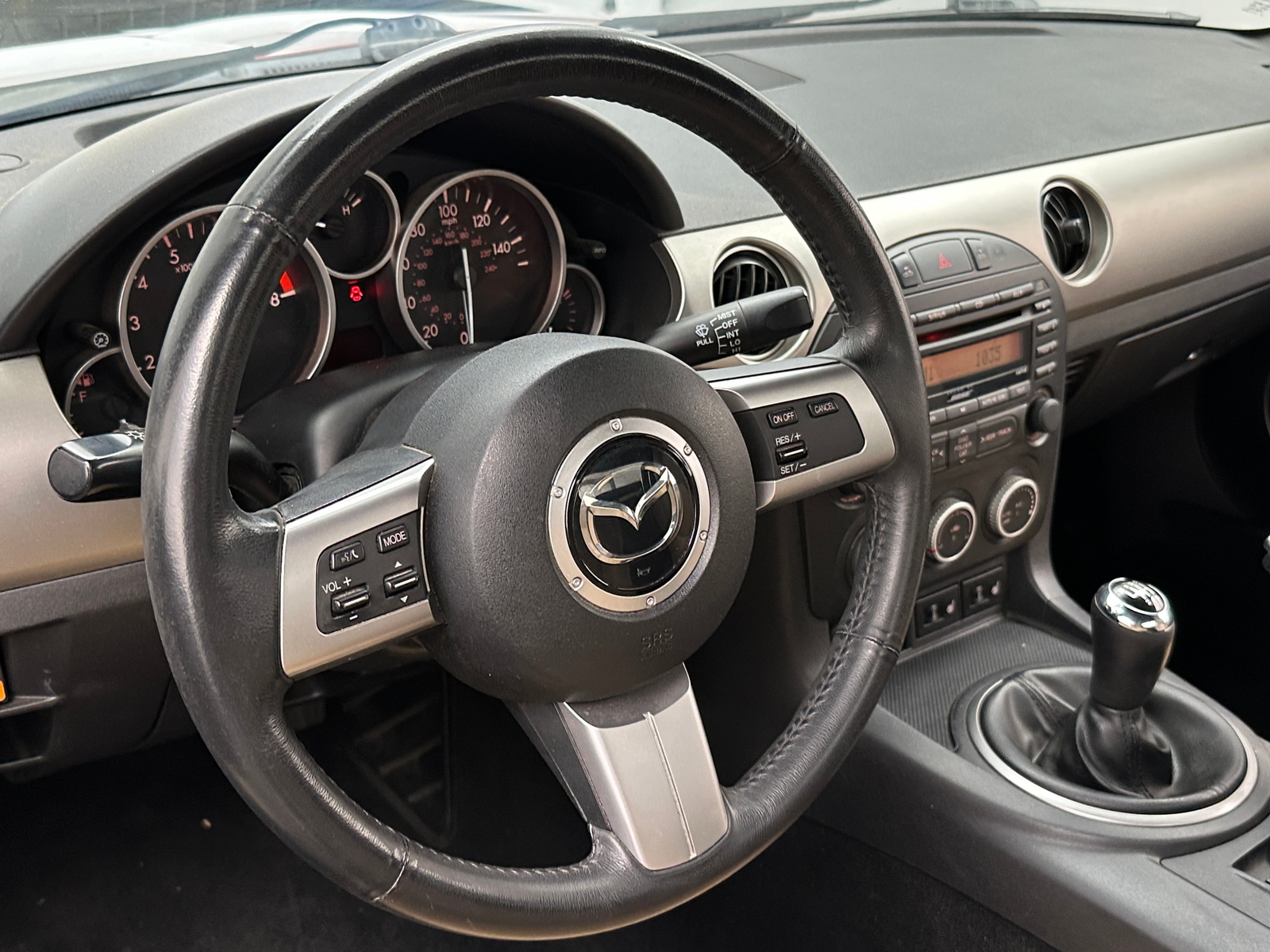 Thumbnail: 2010 Mazda MX-5 Miata - 4