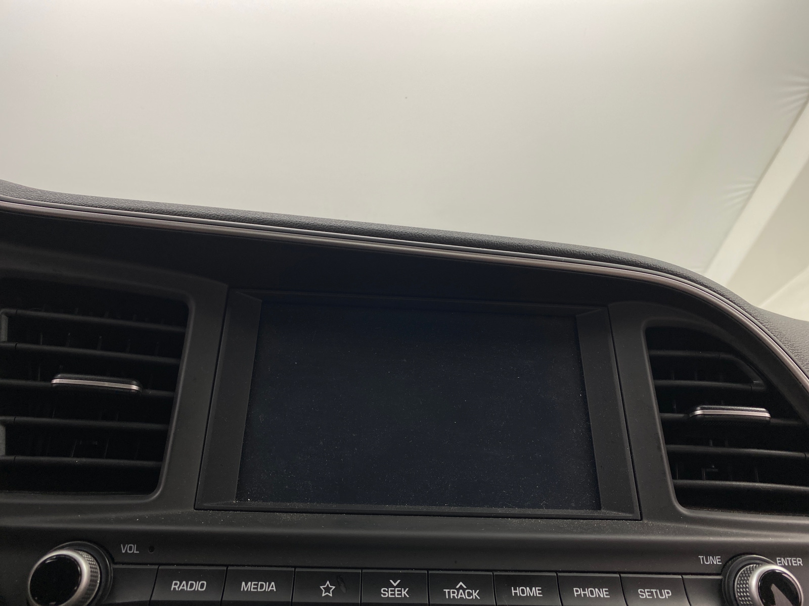 Thumbnail: 2019 Hyundai Elantra - 4