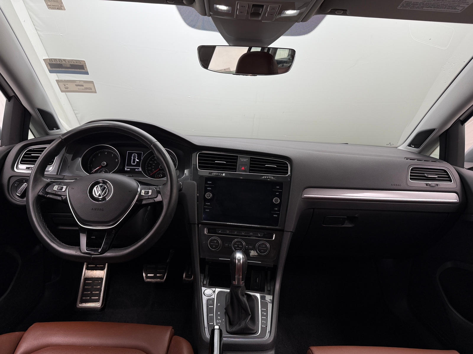 Thumbnail: 2019 Volkswagen Golf - 2