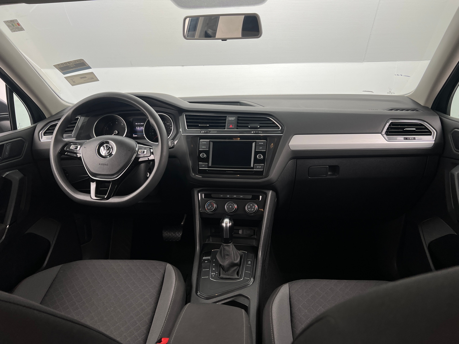 Thumbnail: 2019 Volkswagen Tiguan - 3