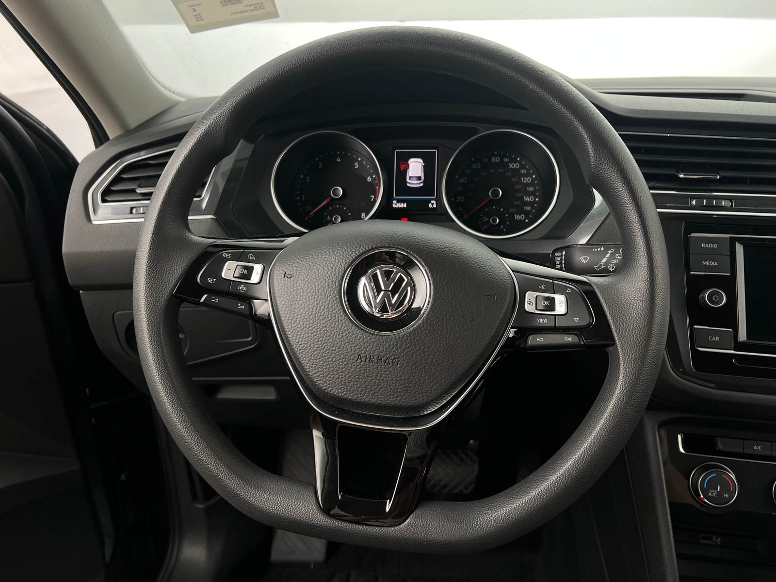 Thumbnail: 2019 Volkswagen Tiguan - 5
