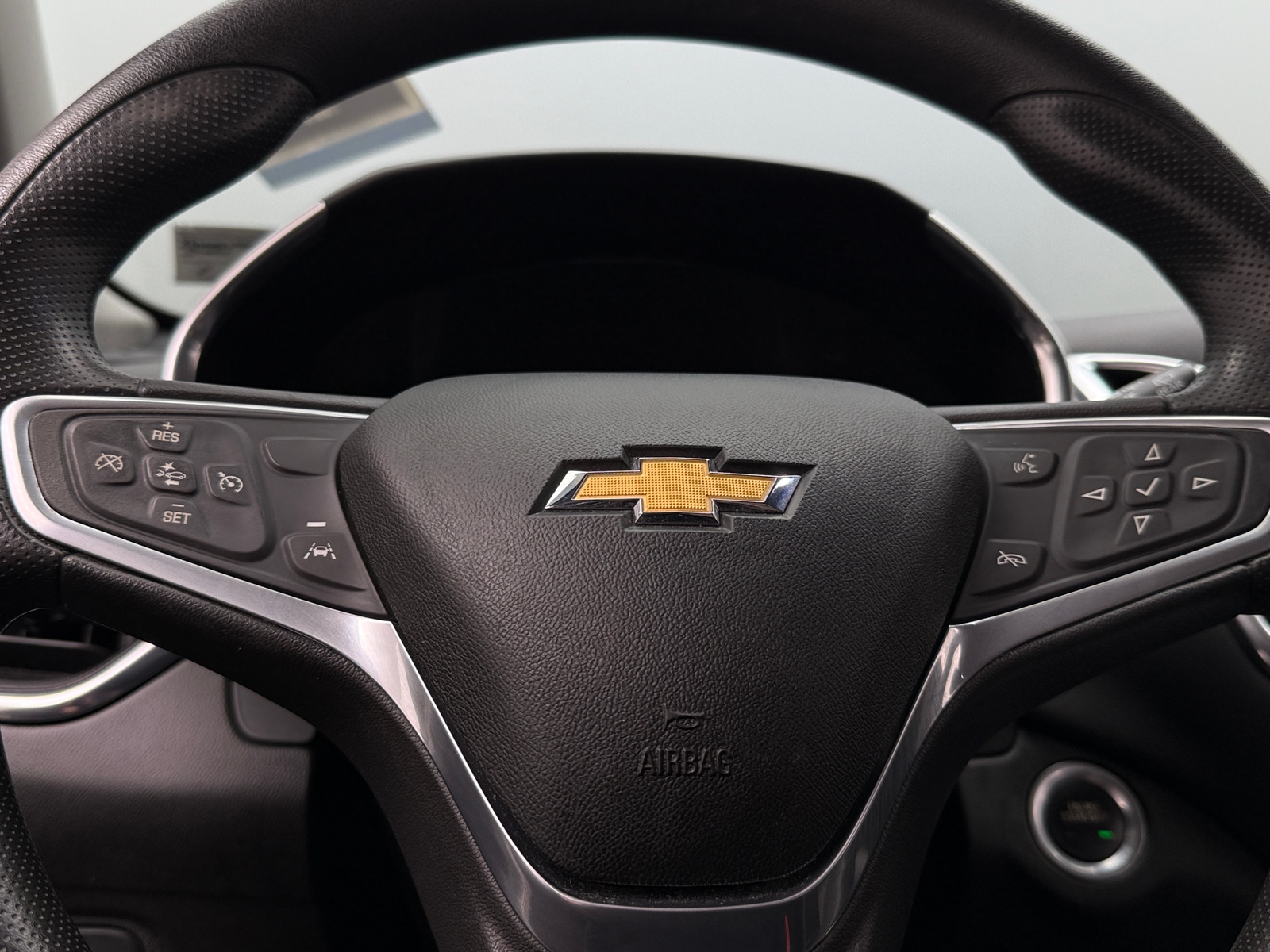 Thumbnail: 2022 Chevrolet Equinox - 5