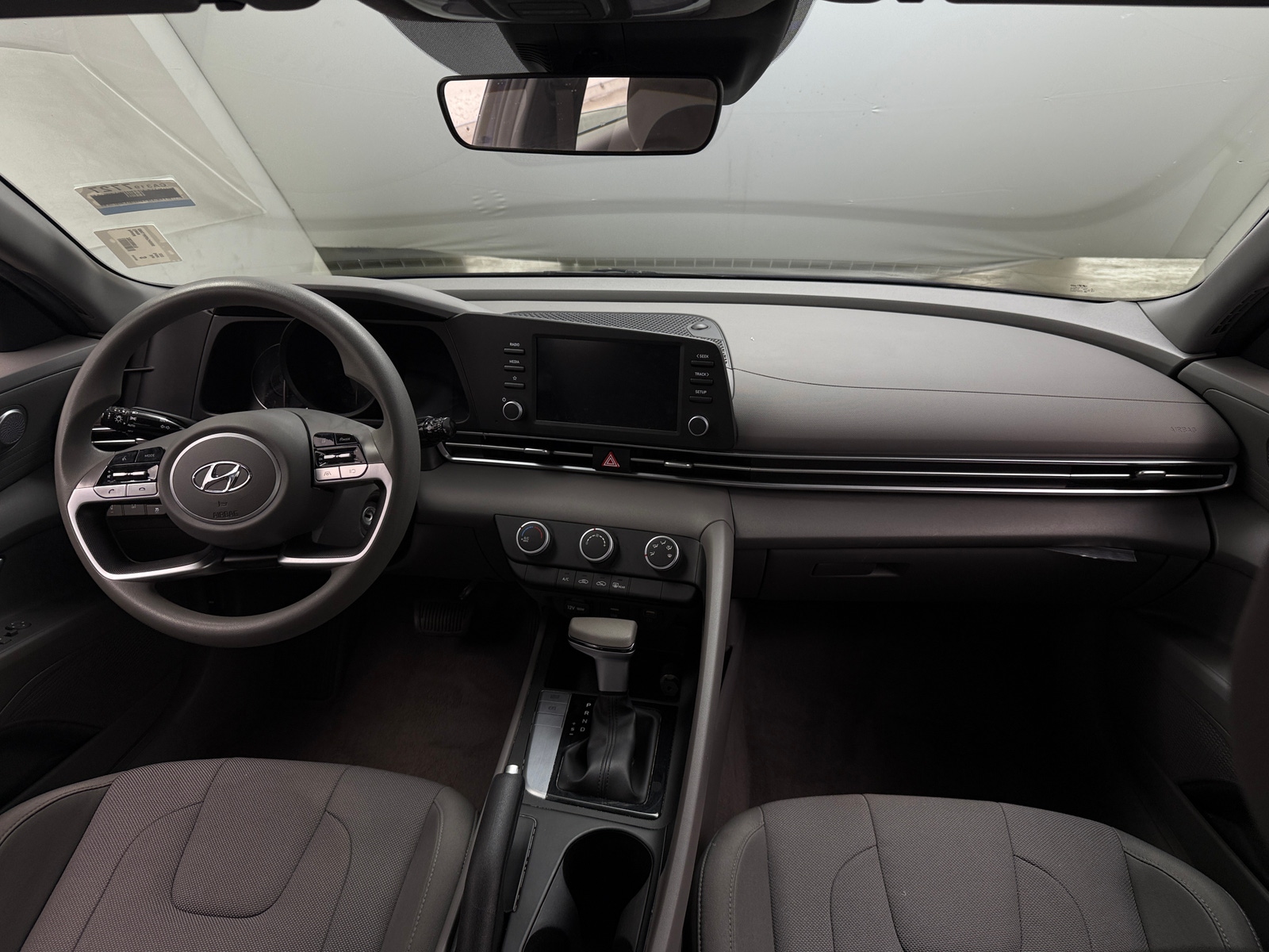 Thumbnail: 2023 Hyundai Elantra - 3