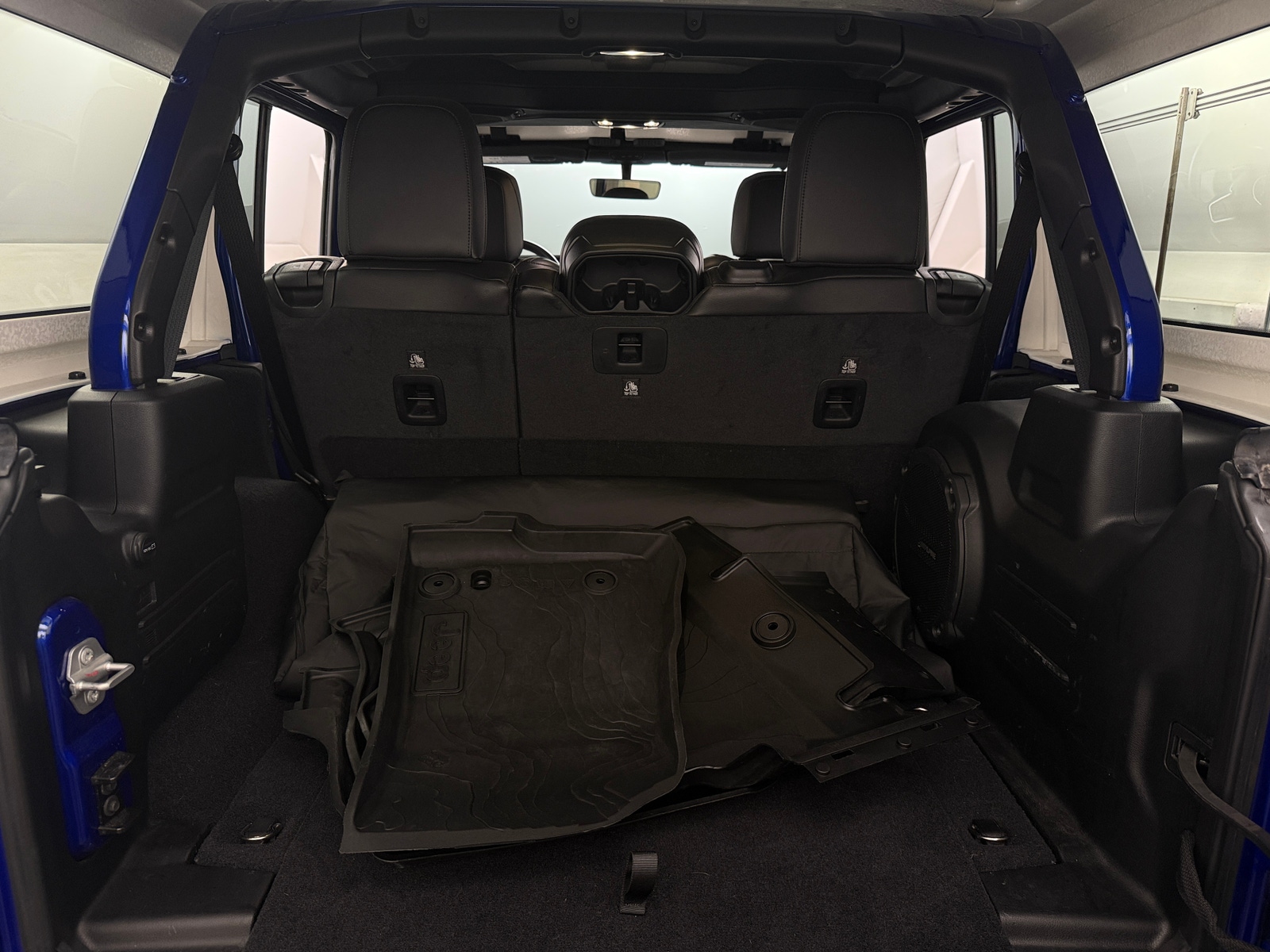 Thumbnail: 2020 Jeep Wrangler - 6