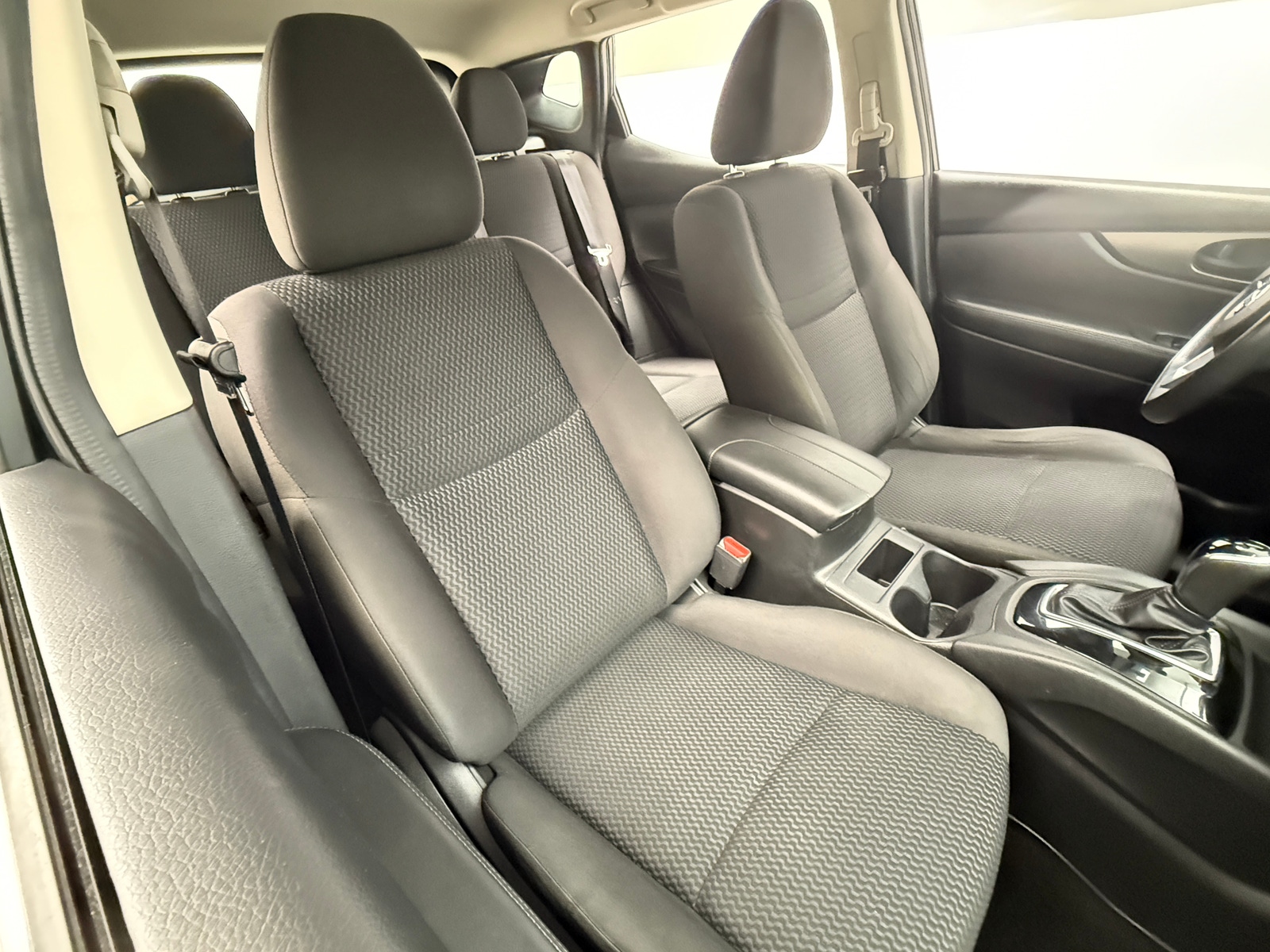 Thumbnail: 2017 Nissan Rogue Sport - 2