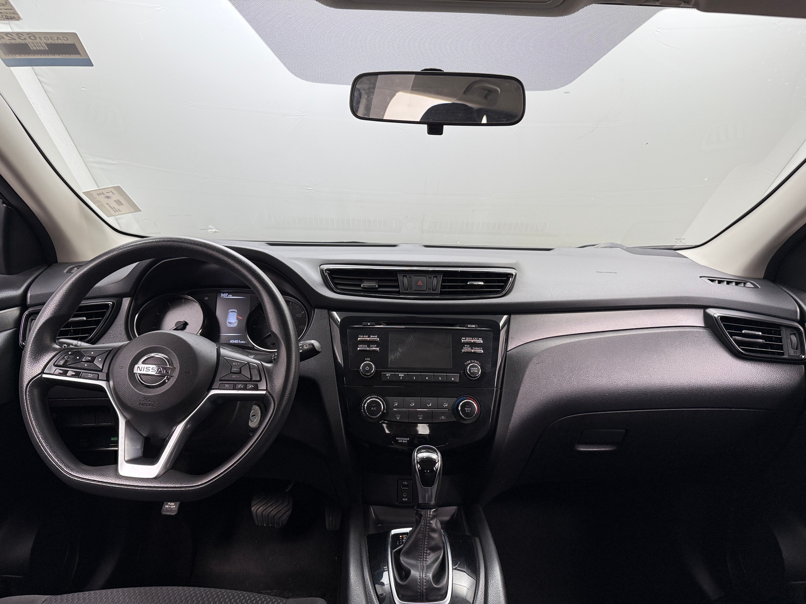Thumbnail: 2017 Nissan Rogue Sport - 3