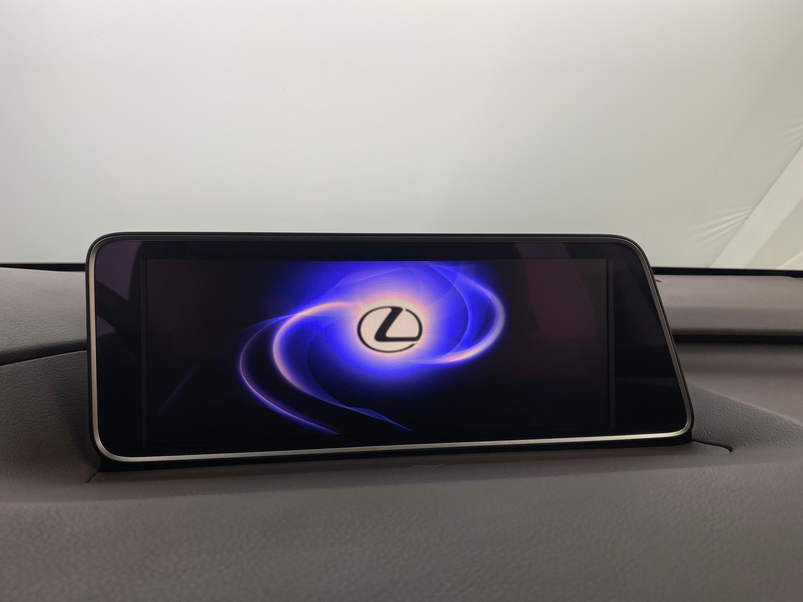 Thumbnail: 2018 Lexus RX - 3
