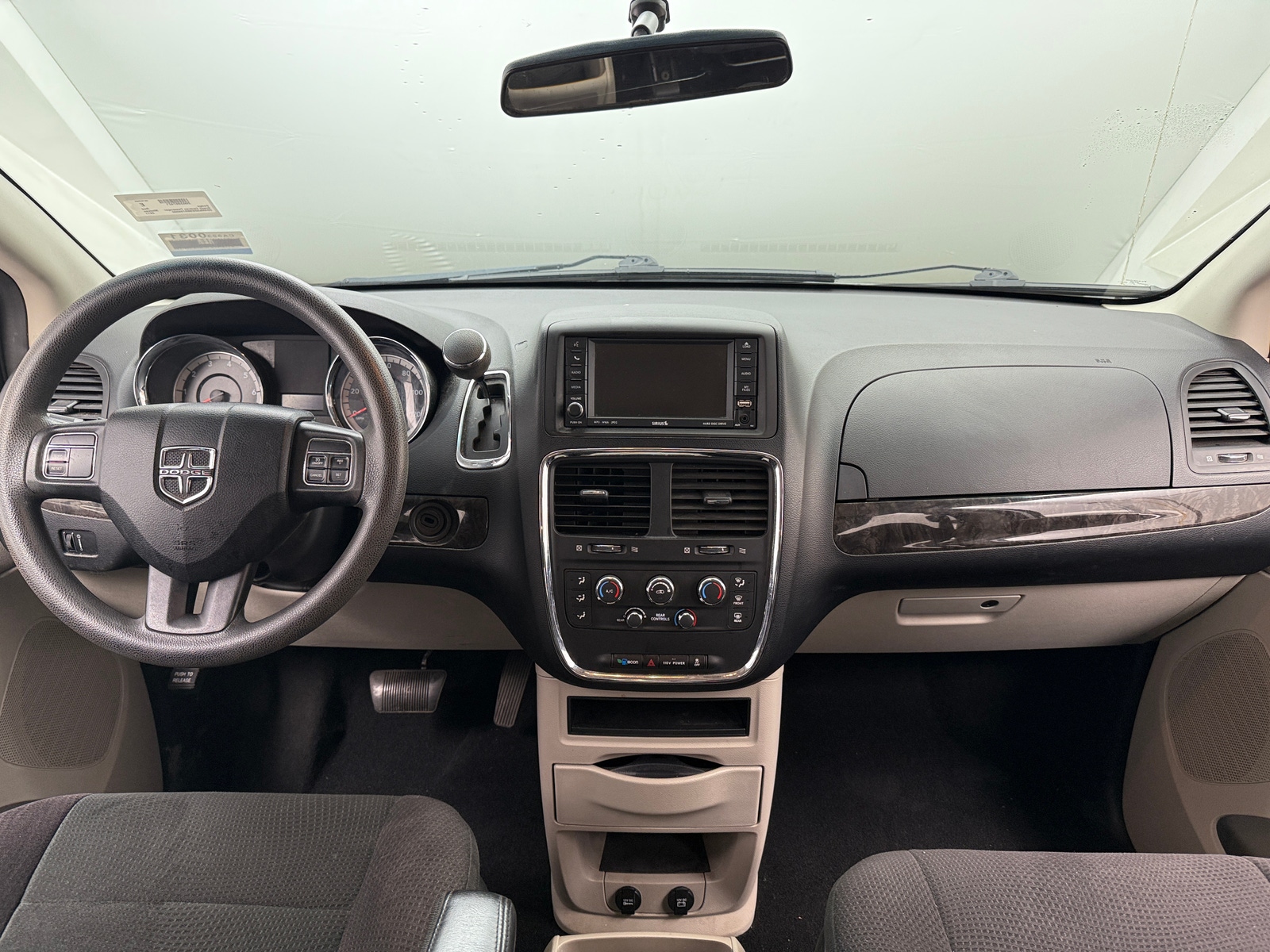 Thumbnail: 2011 Dodge Grand Caravan - 3