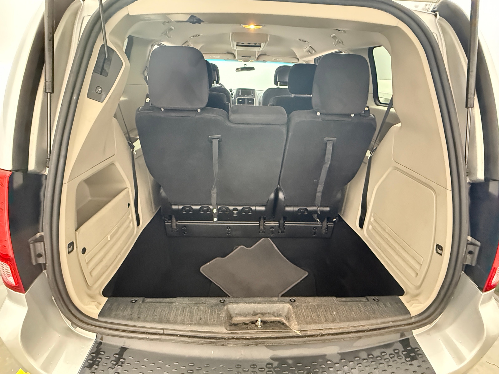 Thumbnail: 2011 Dodge Grand Caravan - 7