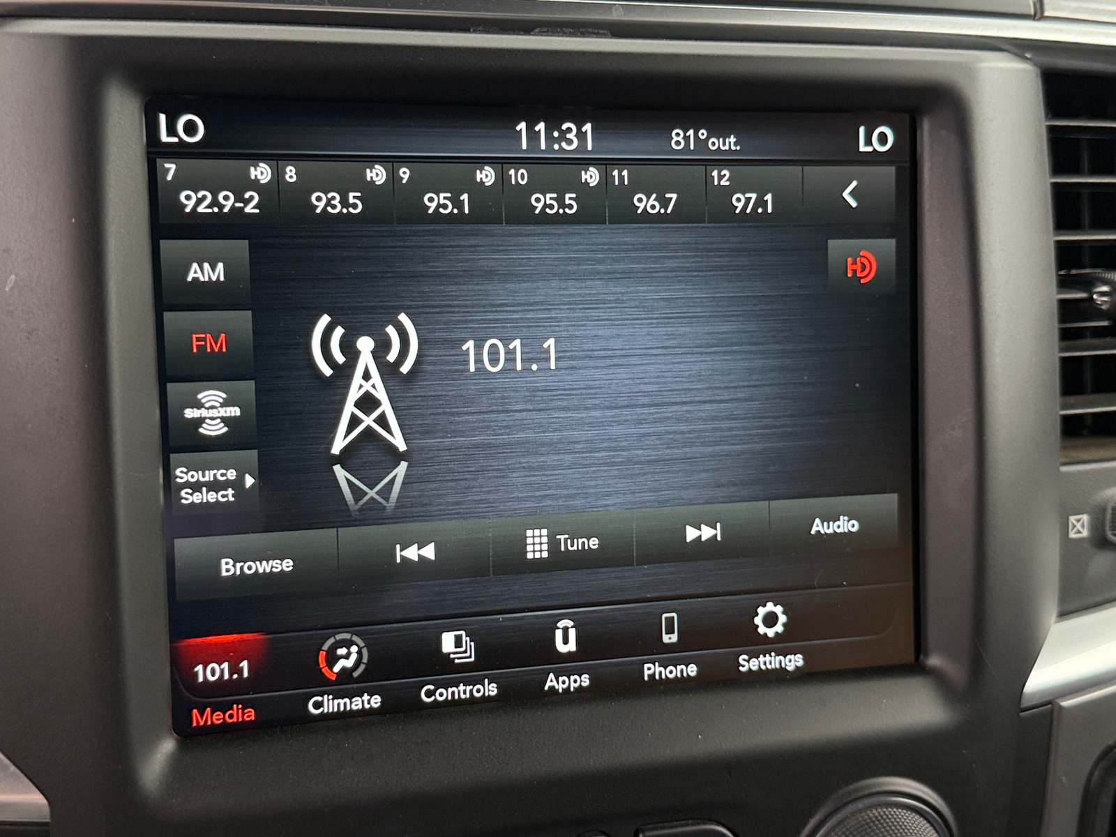Thumbnail: 2021 RAM 1500 Classic - 4