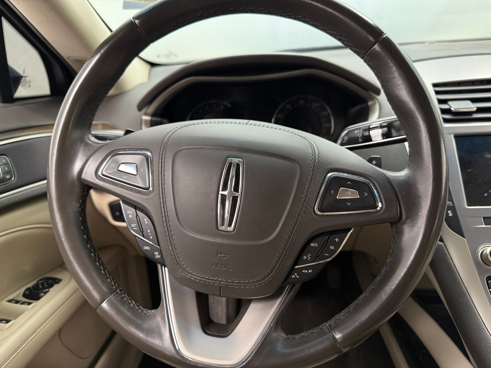 Thumbnail: 2019 Lincoln MKZ - 4