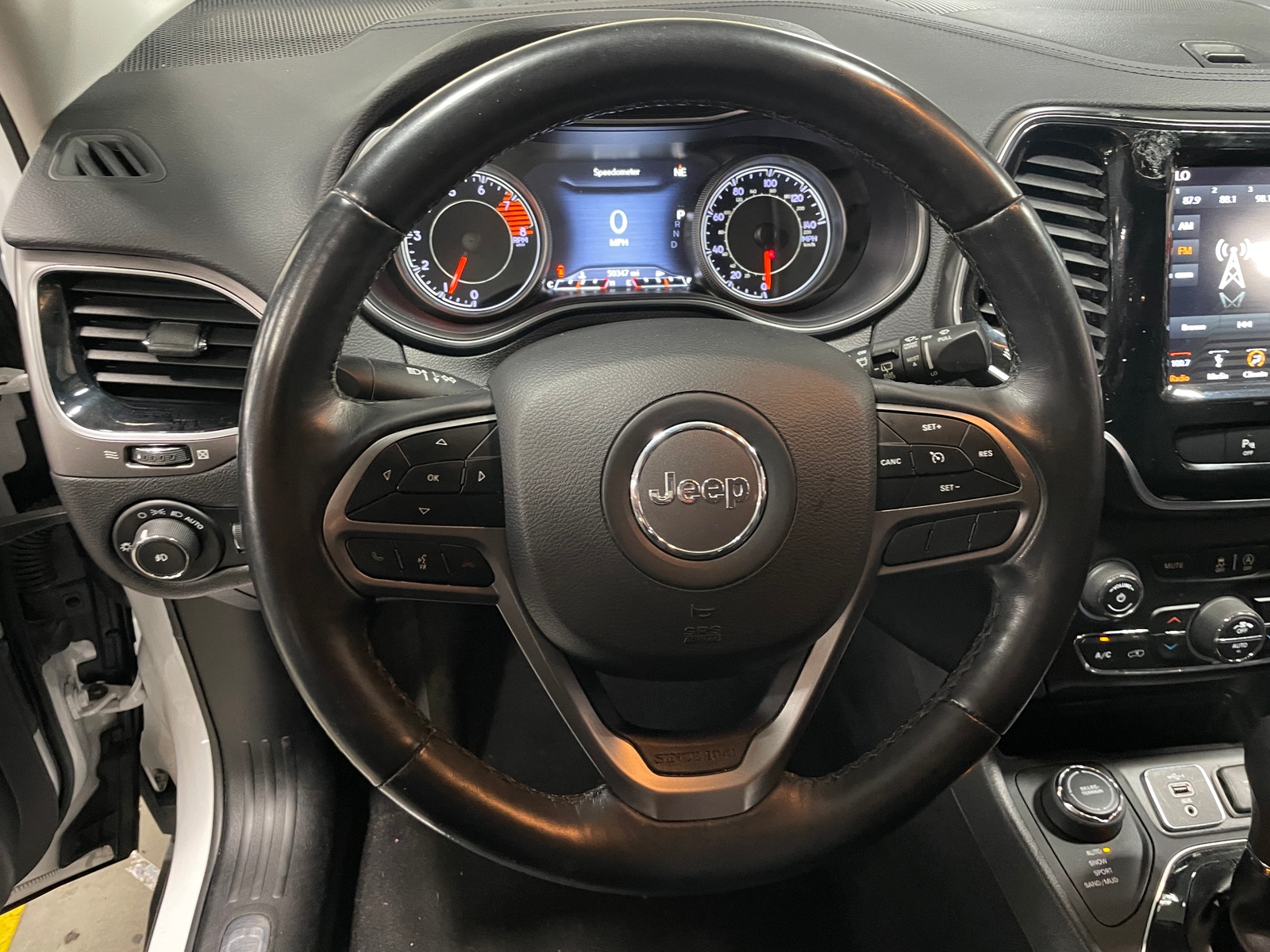 Thumbnail: 2019 Jeep Cherokee - 4