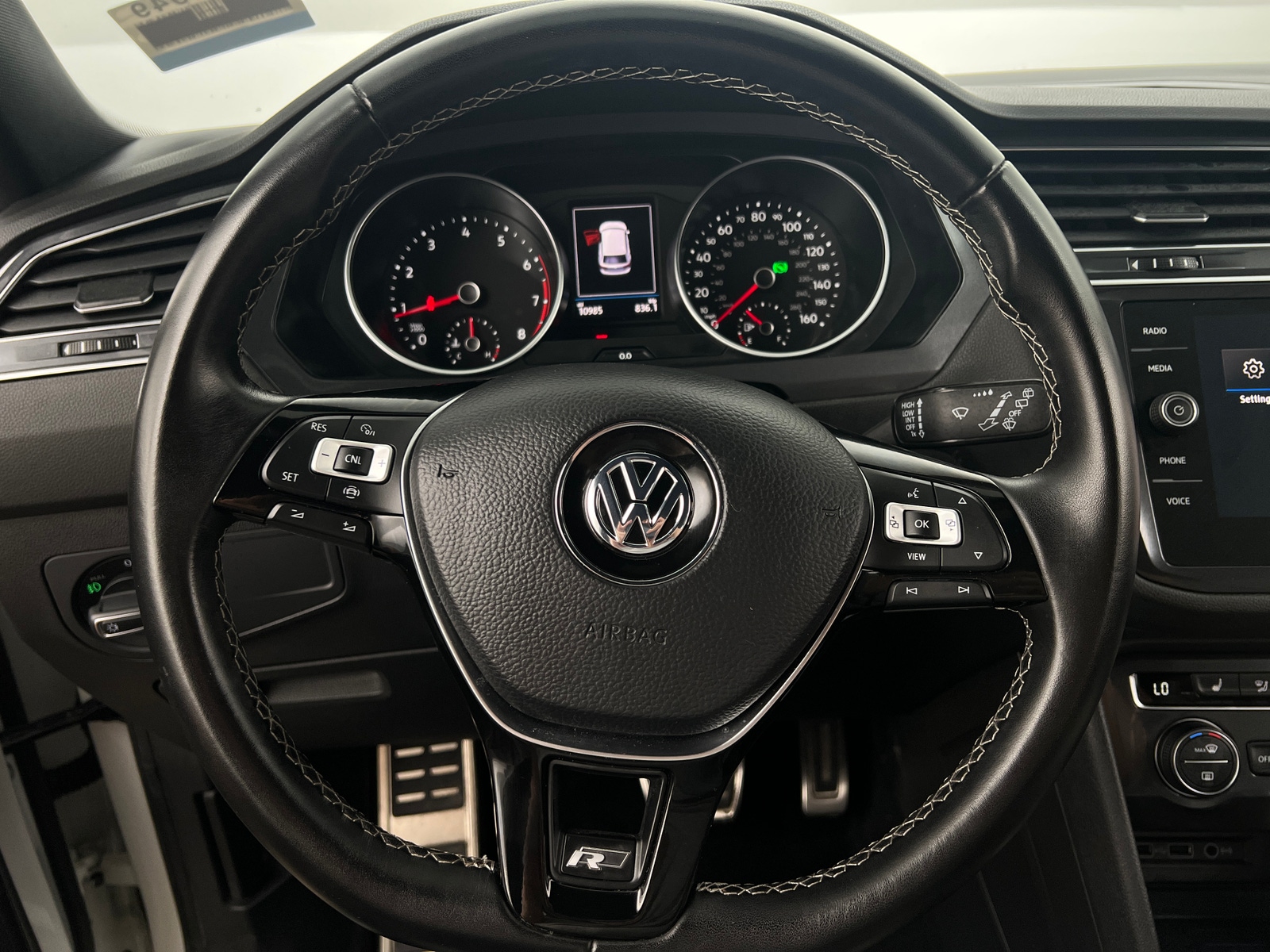 Thumbnail: 2020 Volkswagen Tiguan - 4
