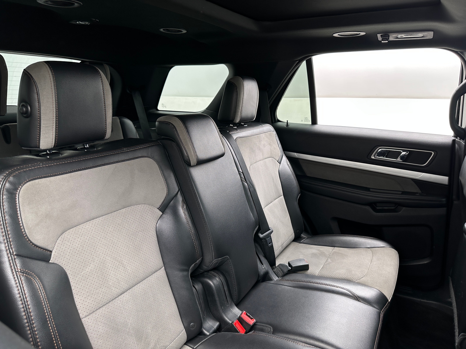 Thumbnail: 2017 Ford Explorer - 6
